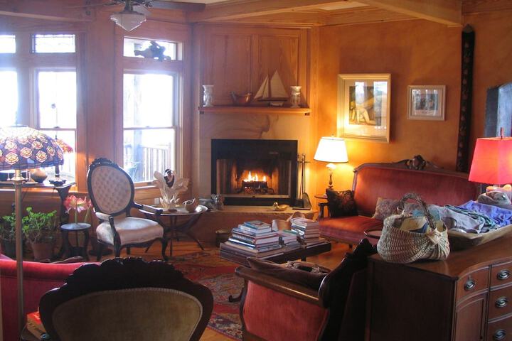 Cypress Moon Inn