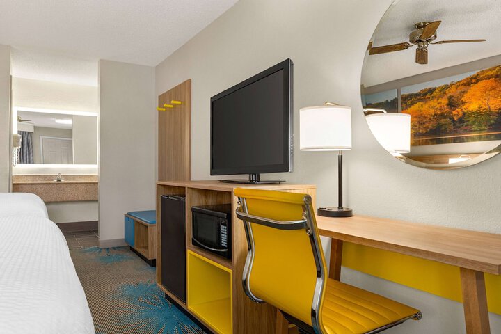 Days Inn by Wyndham Demopolis