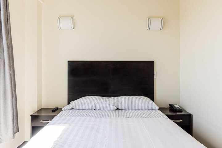 Room 6 of 17
