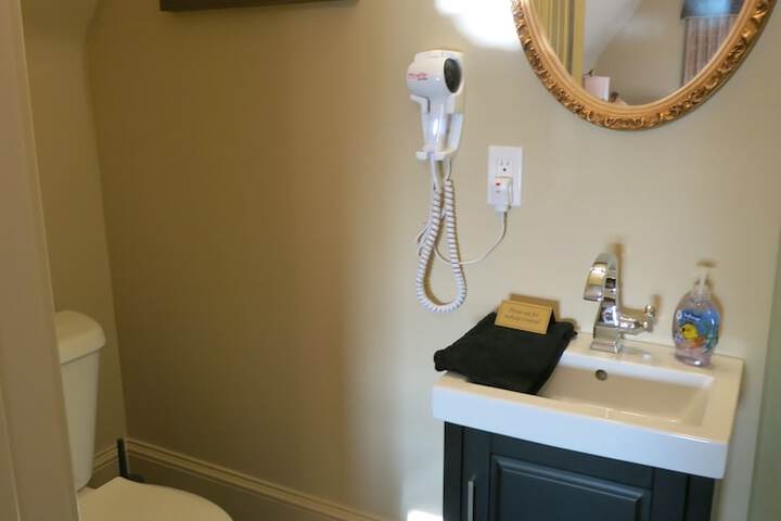 Room 44 of 59