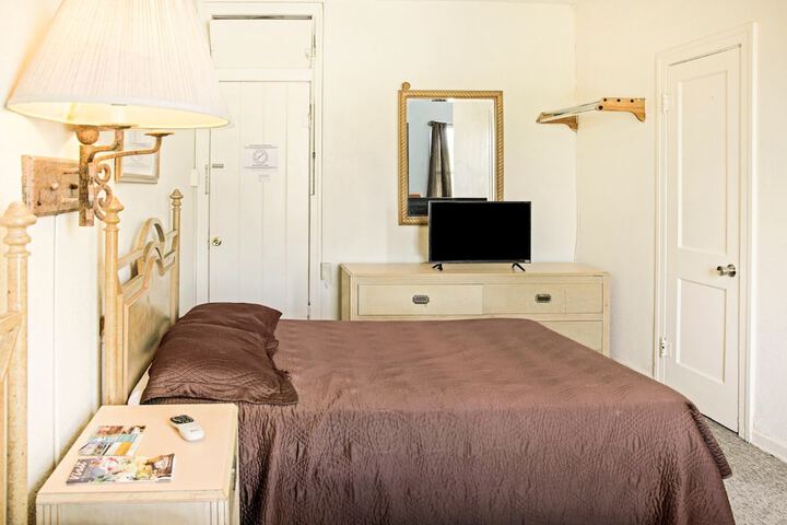 Room 60 of 77