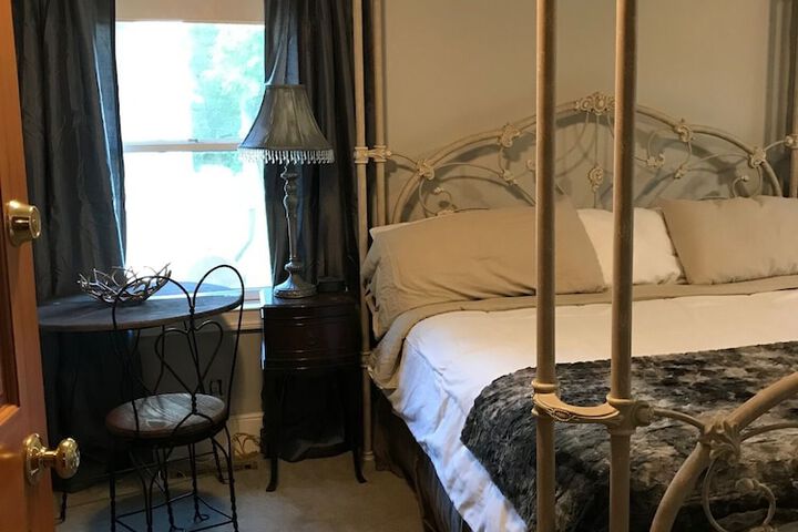 Room 10 of 31