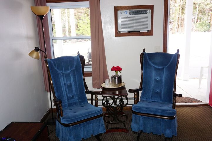 Room 32 of 48