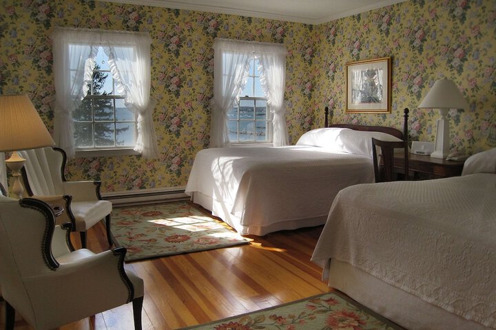 The Colony Hotel