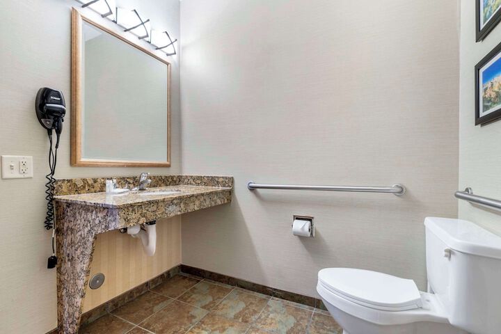 Comfort Inn & Suites Mitchell I-90