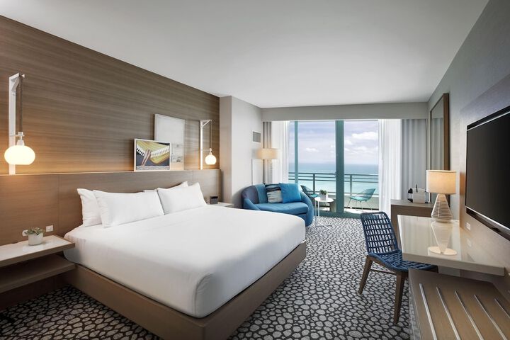 Signia by Hilton Diplomat Beach Resort