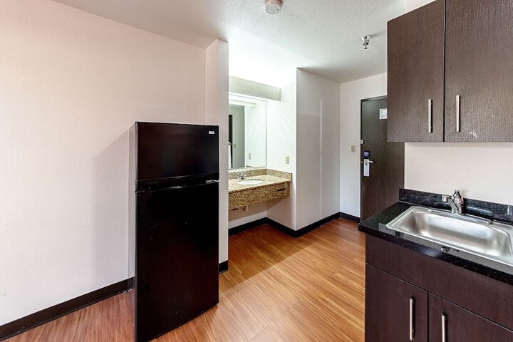 Room 17 of 35