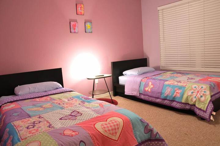 Room 13 of 30
