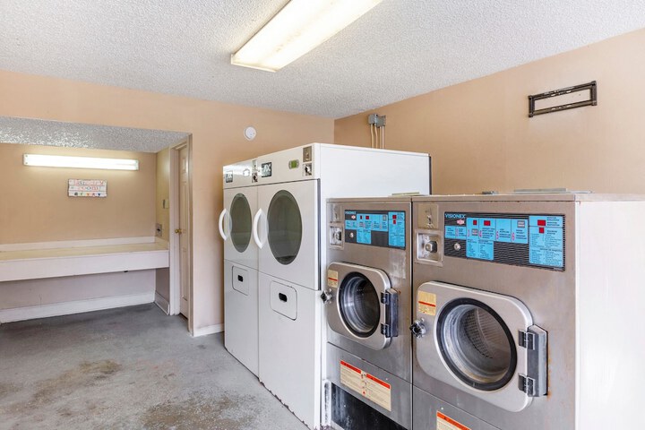 Laundry 36 of 40