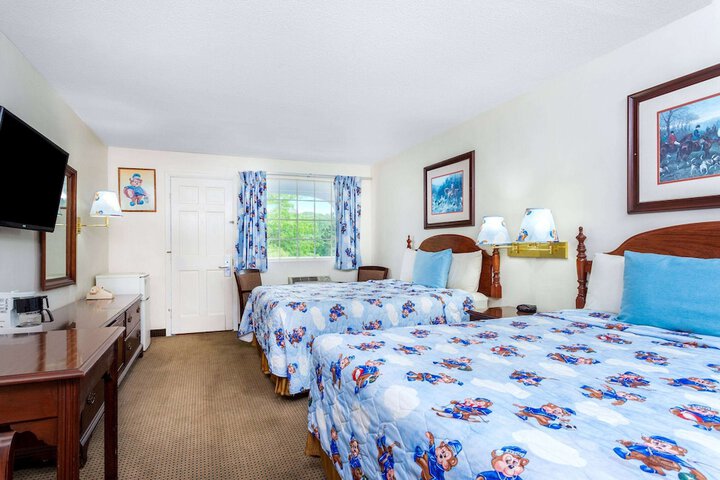 Room 11 of 35