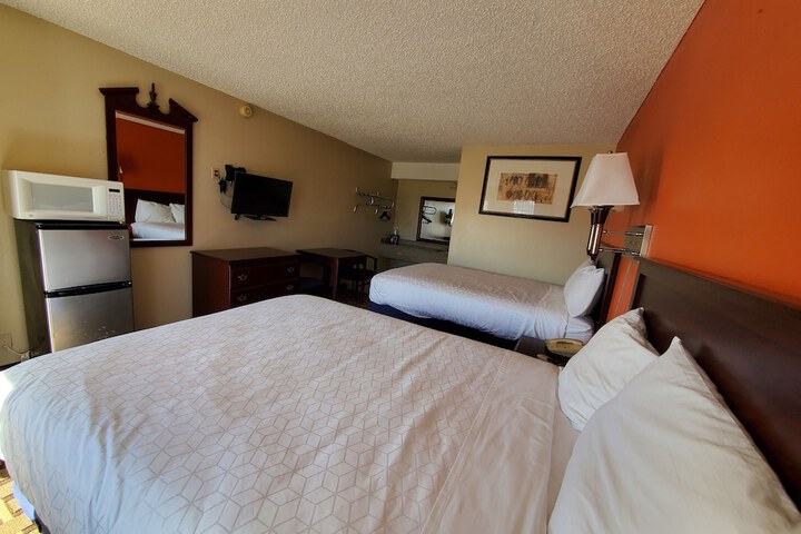 Room 14 of 24