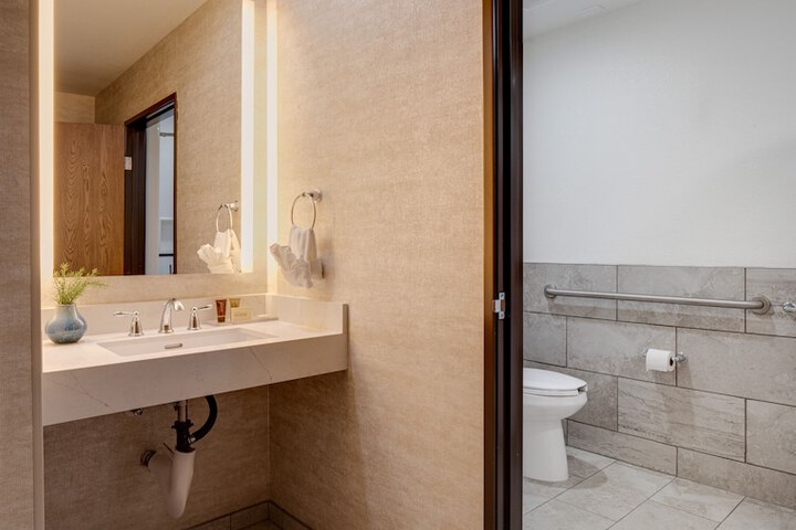 Ayres Suites Diamond Bar