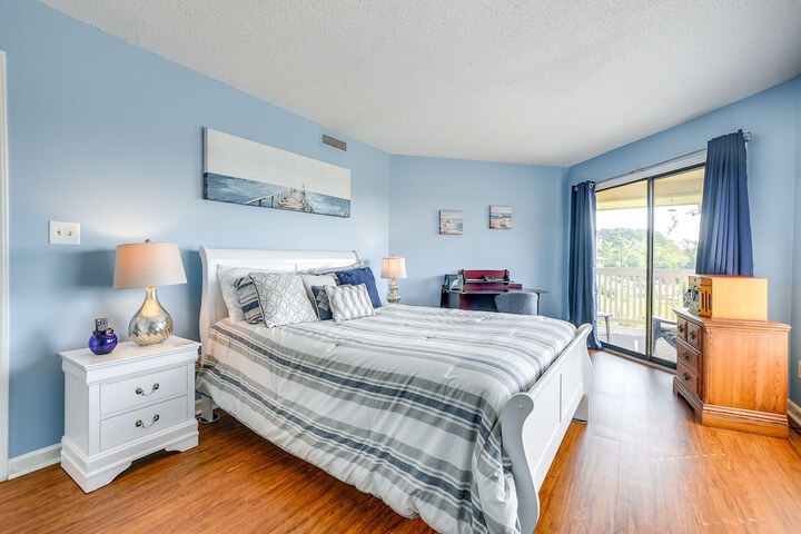 Little River Condo w / Pool Access - Near Beaches!