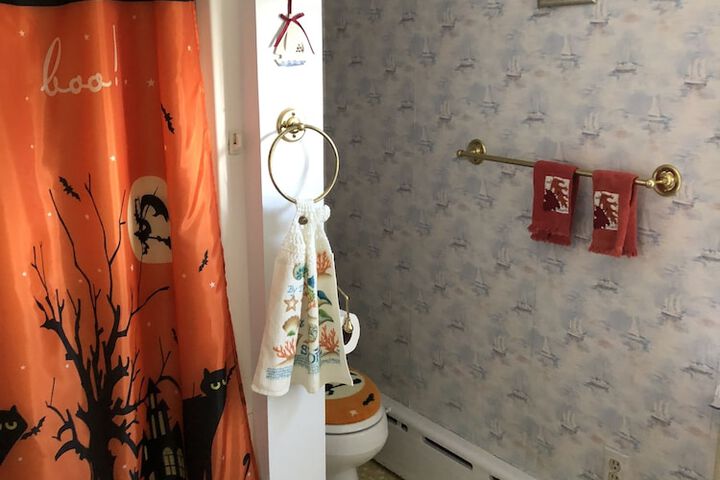 Room 11 of 13