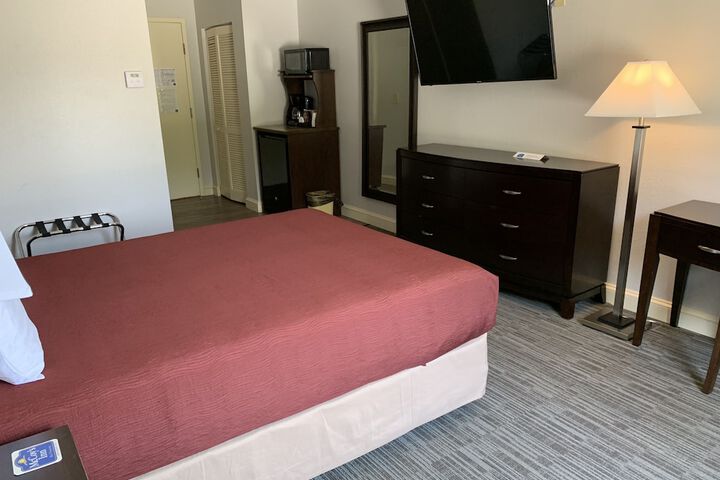 Room 64 of 98