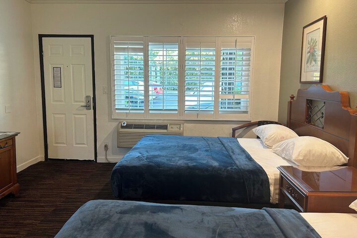 Room 22 of 28