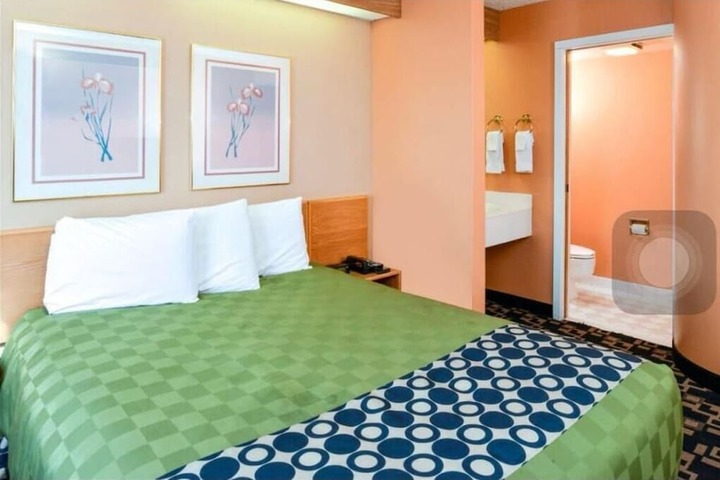 Room 15 of 20