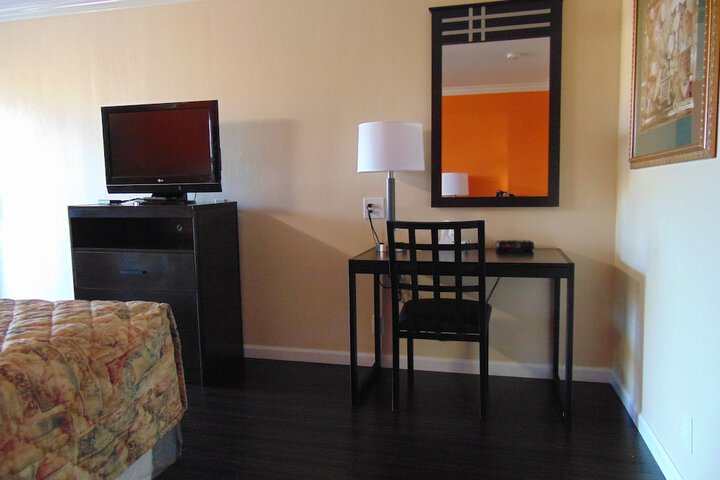 Room 18 of 33