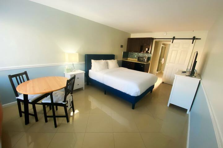 Room 10 of 12