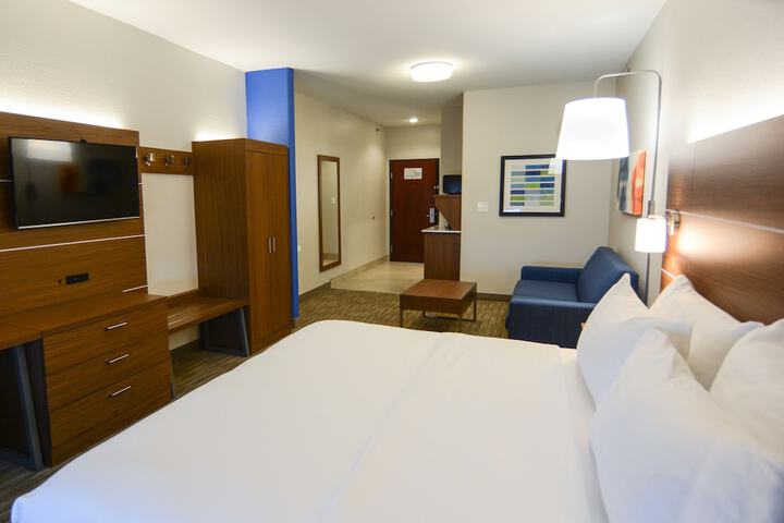 Room 14 of 30