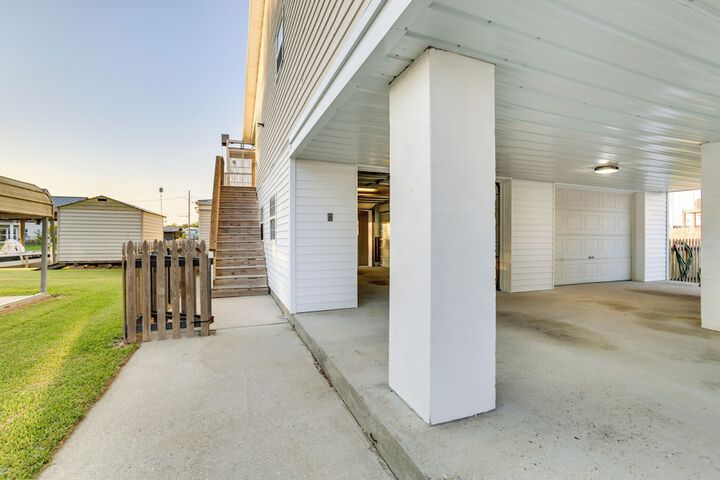 Bayou Bliss: Barataria Waterfront Getaway w / Dock!