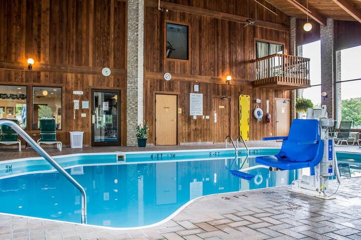 Pool 4 of 39
