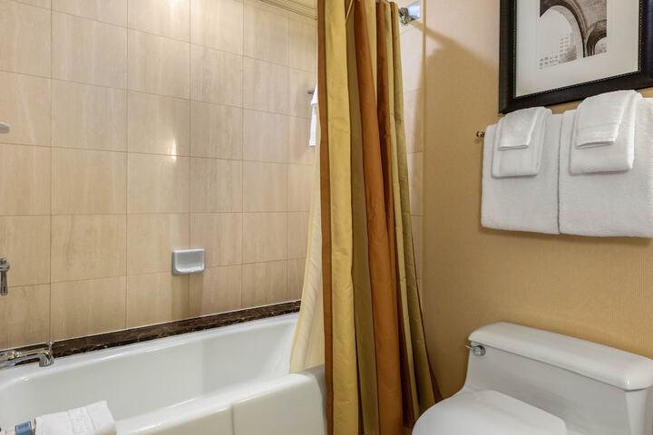 Room 35 of 134