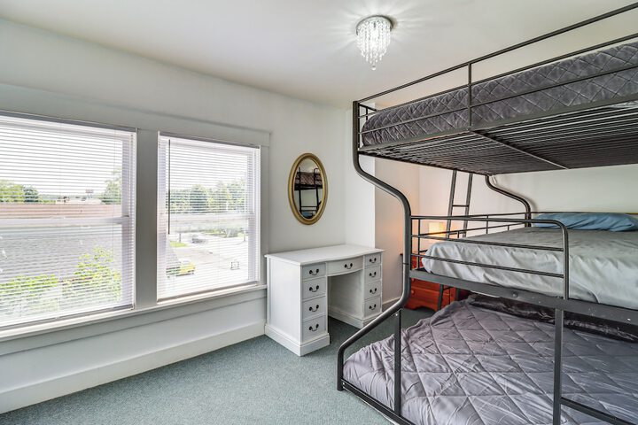 Walkable Abode in Stroudsburgs Business District!