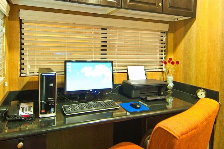 Business Center 31 of 32