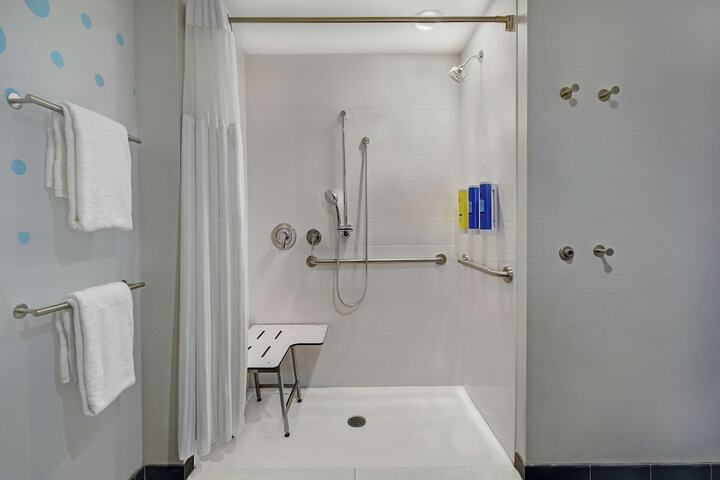Room 22 of 46
