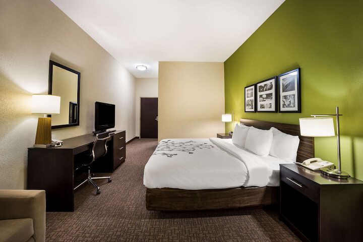 Room 16 of 44