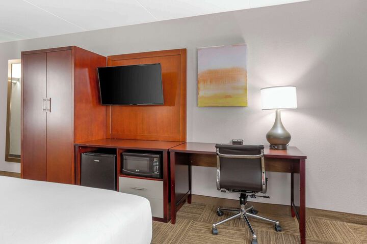 Room 27 of 69