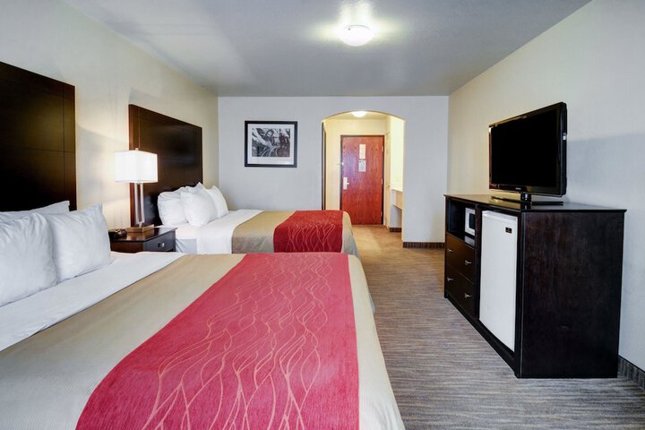 Room 16 of 40