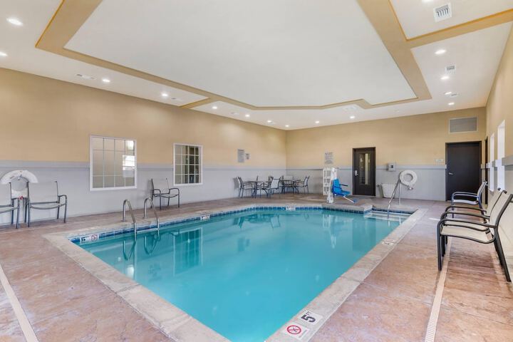 Comfort Inn & Suites
