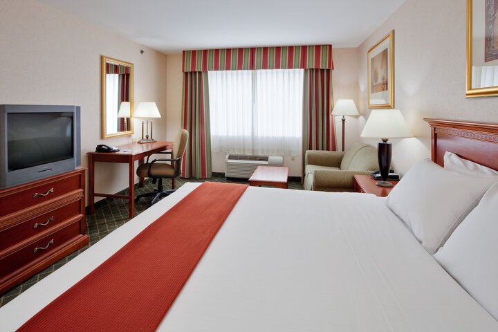 Room 33 of 50