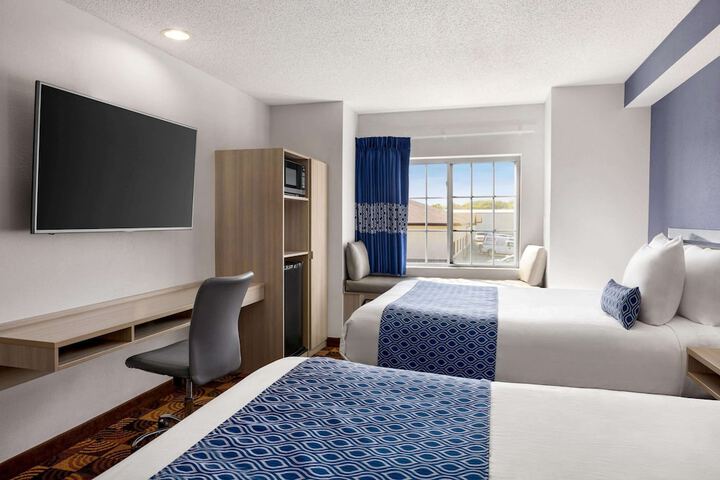 Room 28 of 34