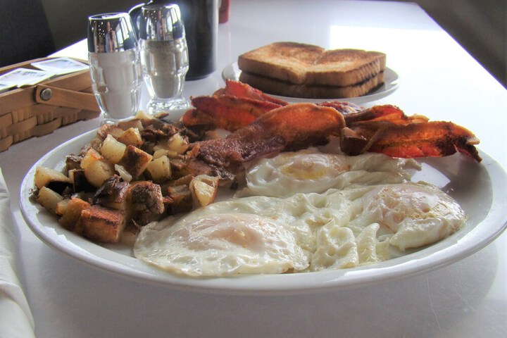 Breakfast/Coffee Service 9 of 10