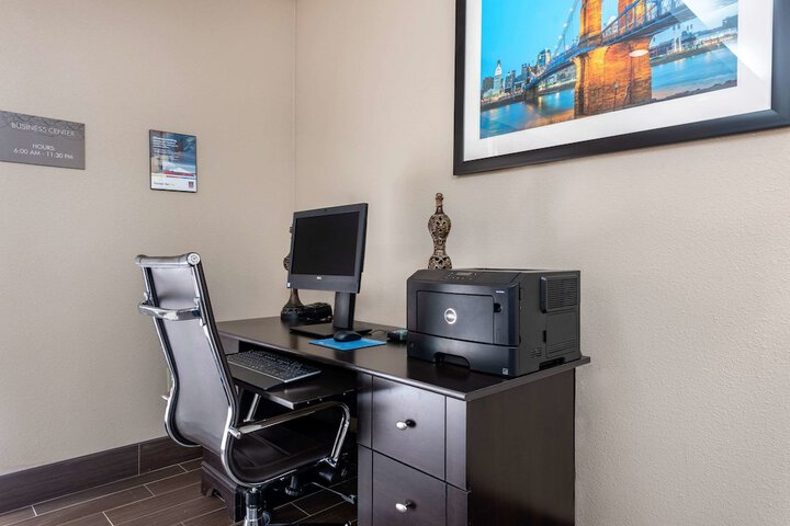 Business Center 38 of 38