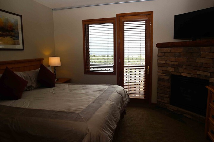 Room 10 of 21