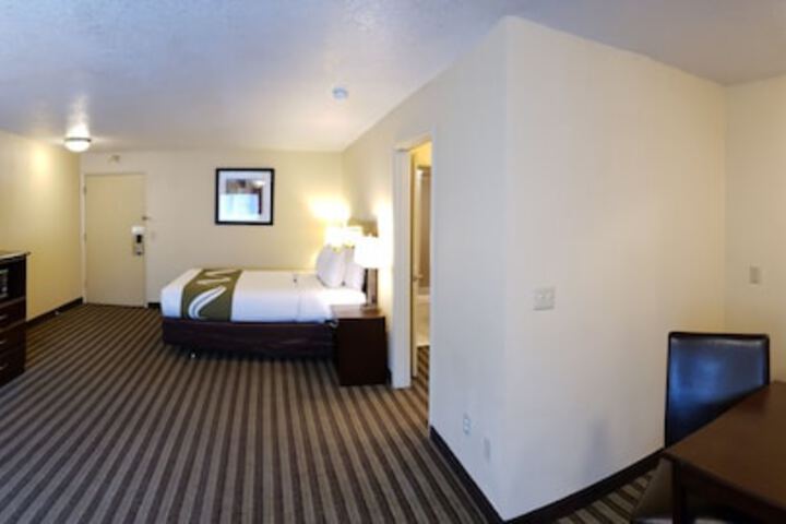 Quality Inn & Suites Vancouver - Hazel Dell