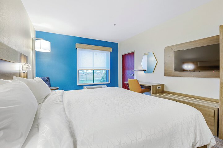 Room 53 of 86