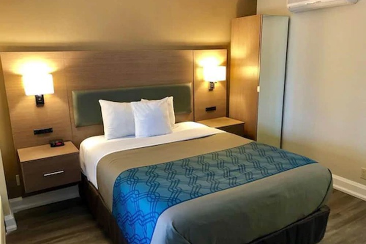 Room 37 of 40
