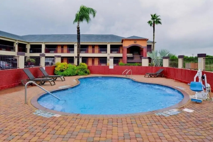 Best Western Garden Inn & Suites