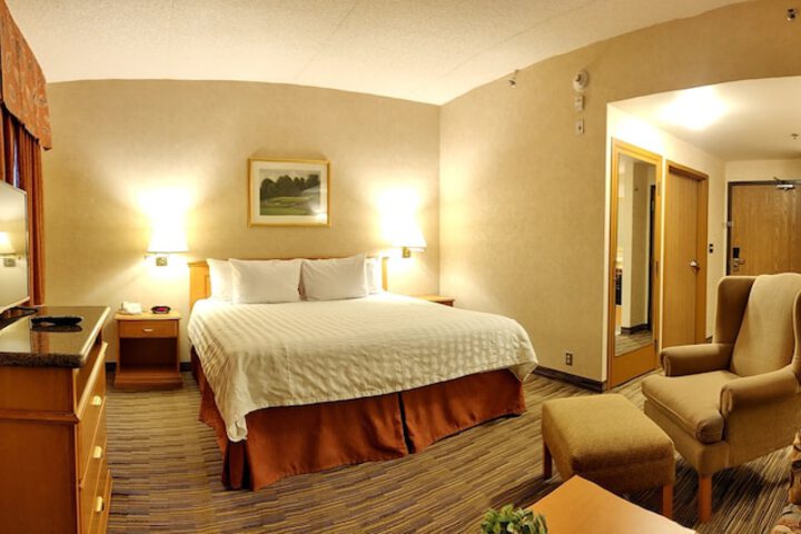 Room 27 of 40