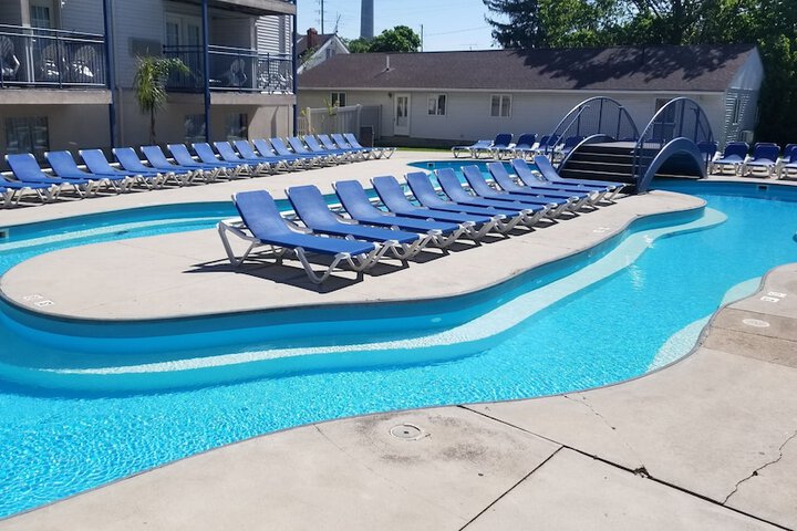 Pool 19 of 28