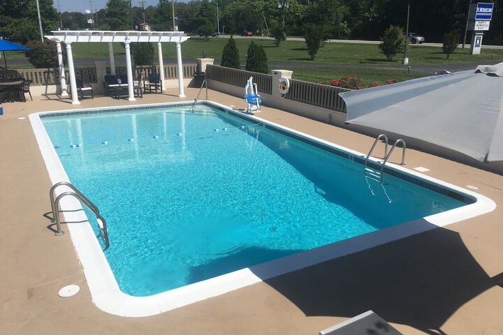 Pool 4 of 44