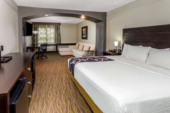 Room 30 of 46