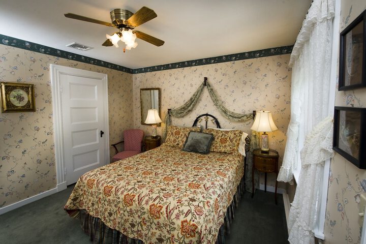 Room 17 of 40