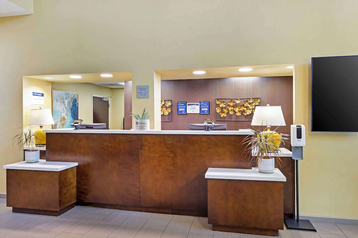 Hotel Interior 9 of 34