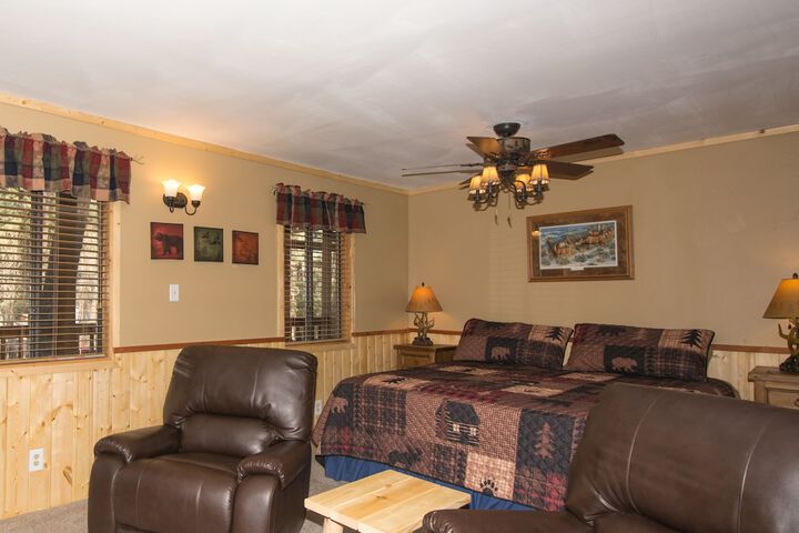 Upper Canyon Inn & Cabins